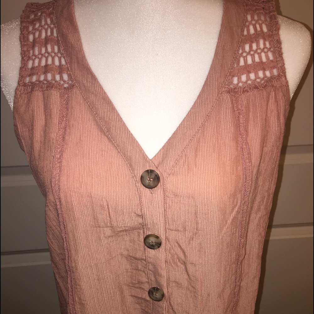 Sweetheart Ruffled Shoulder Tank - Picture 3 of 6